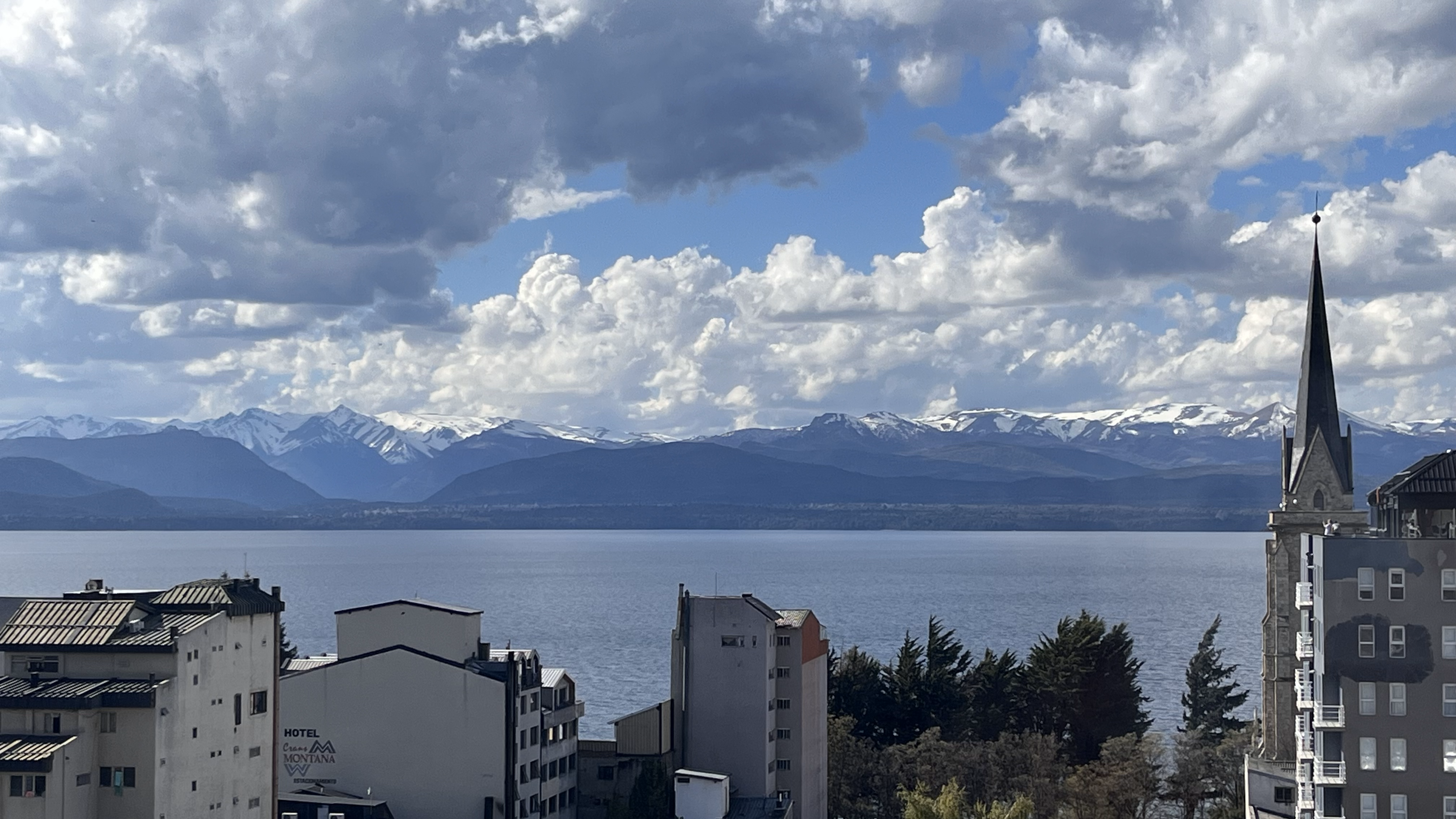 Departamento con vista al lago y cochera