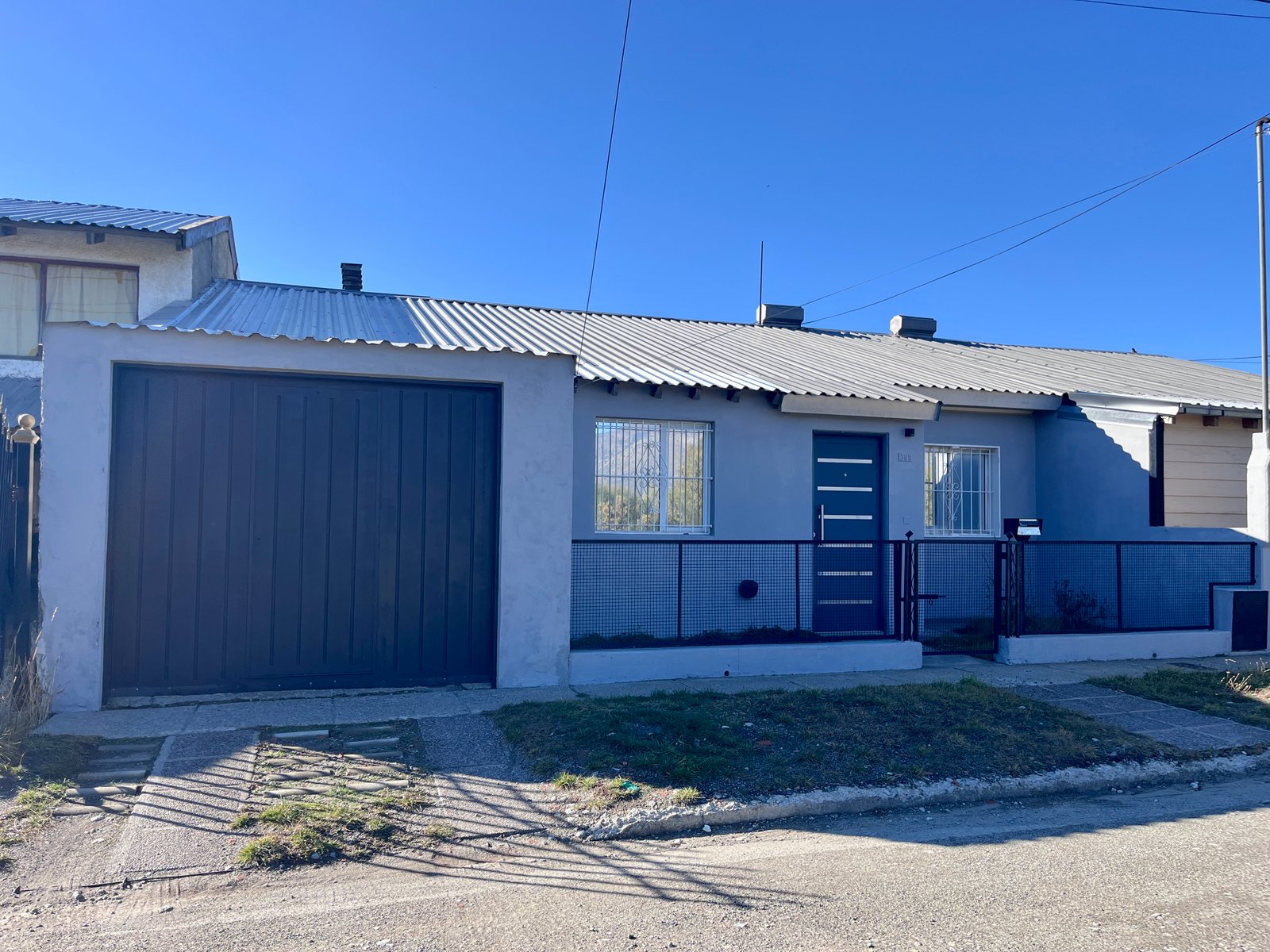 CASA con Patio En B° 400 VIVIENDA - Apta Crédito Hipotecario