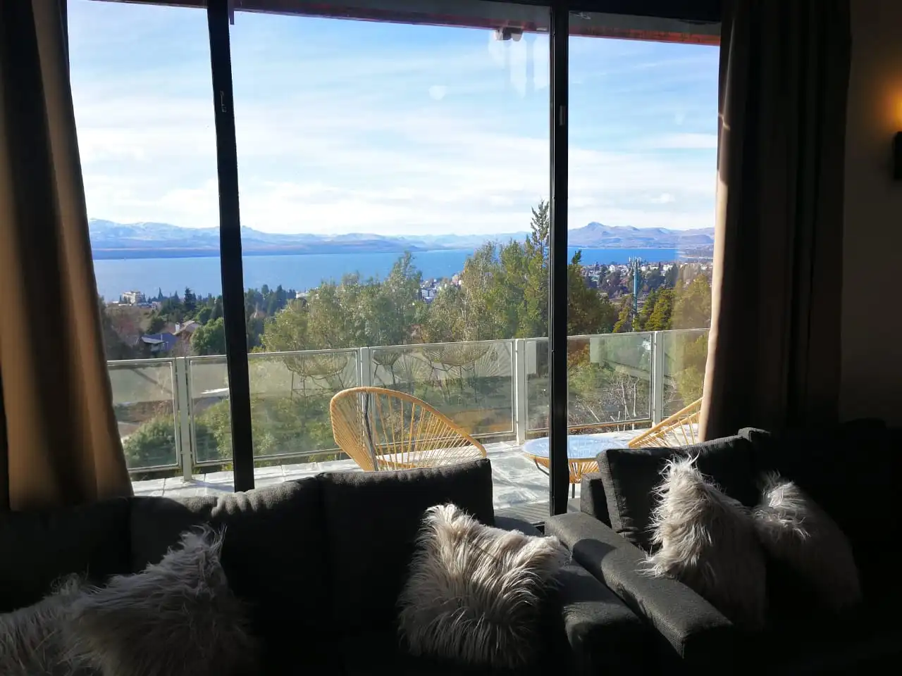 Casa con Vista al Lago y Pileta
