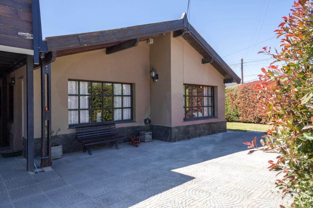 Casa con Patio y Cochera
