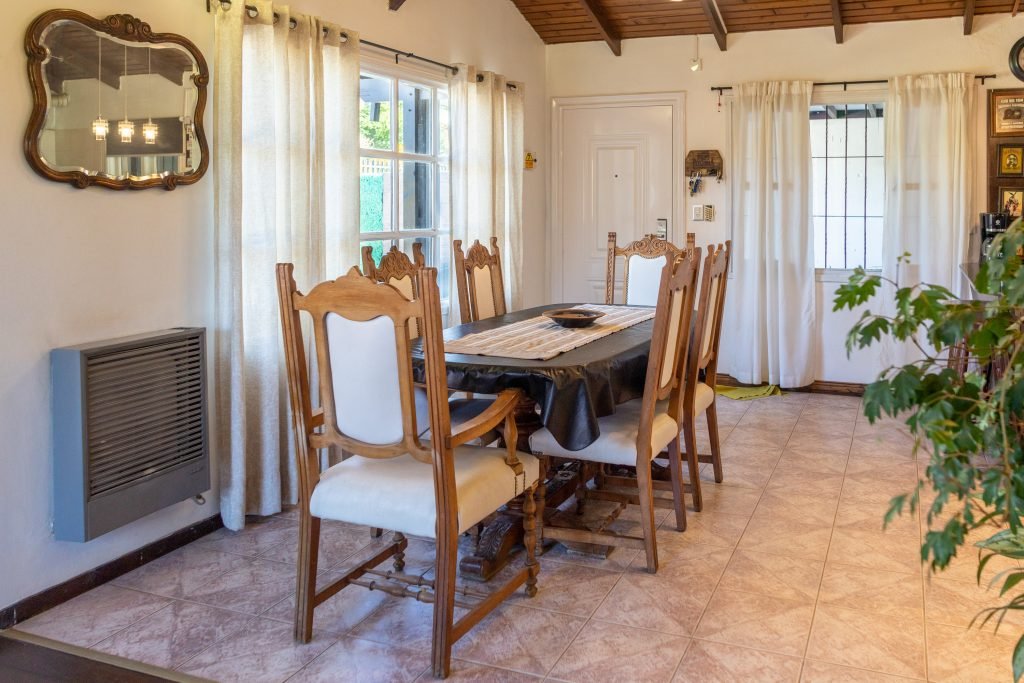 Casa con Patio y Cochera