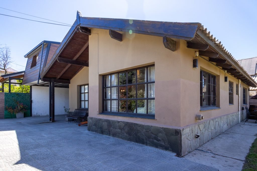 Casa con Patio y Cochera