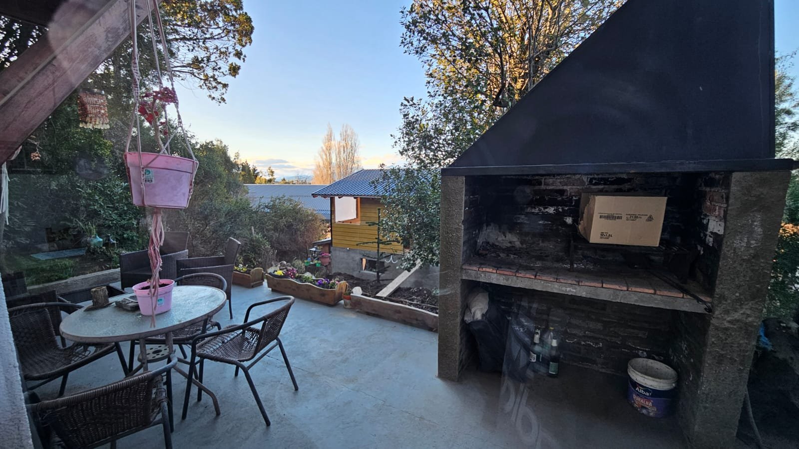 Casa con Patio y Parrilla a 6km del Centro