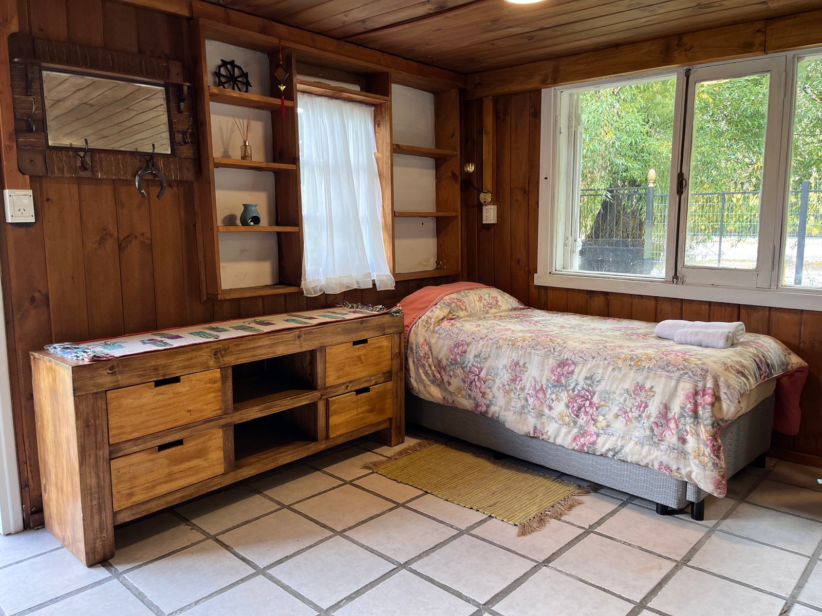 Cabaña + Quincho con deck a orillas del Río Limay - Villa Llanquín