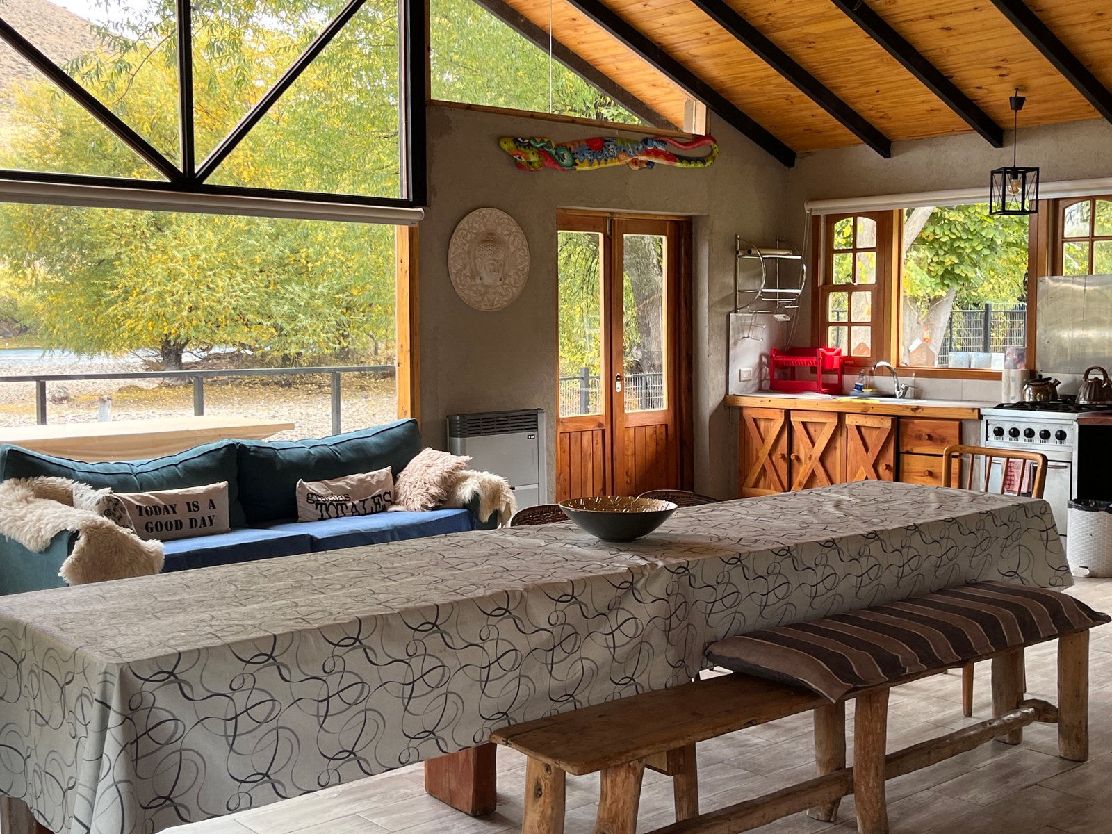 Cabaña + Quincho con deck a orillas del Río Limay - Villa Llanquín