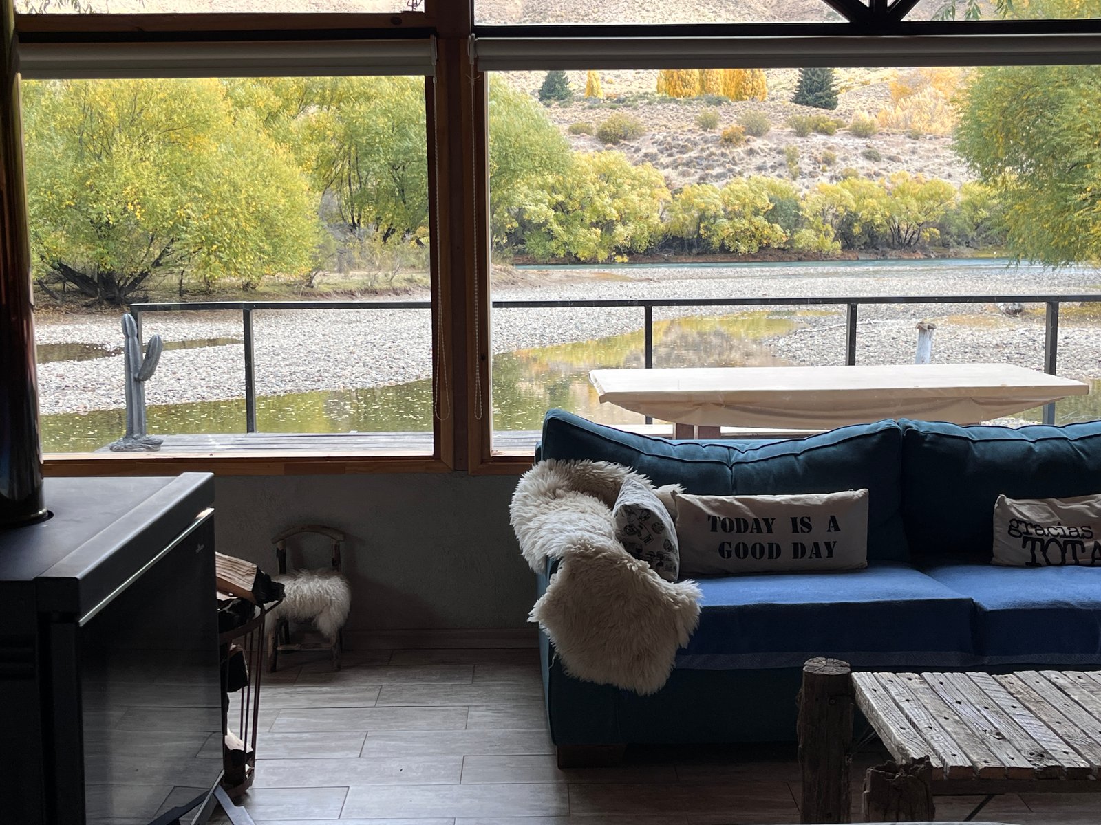 Cabaña + Quincho con deck a orillas del Río Limay - Villa Llanquín