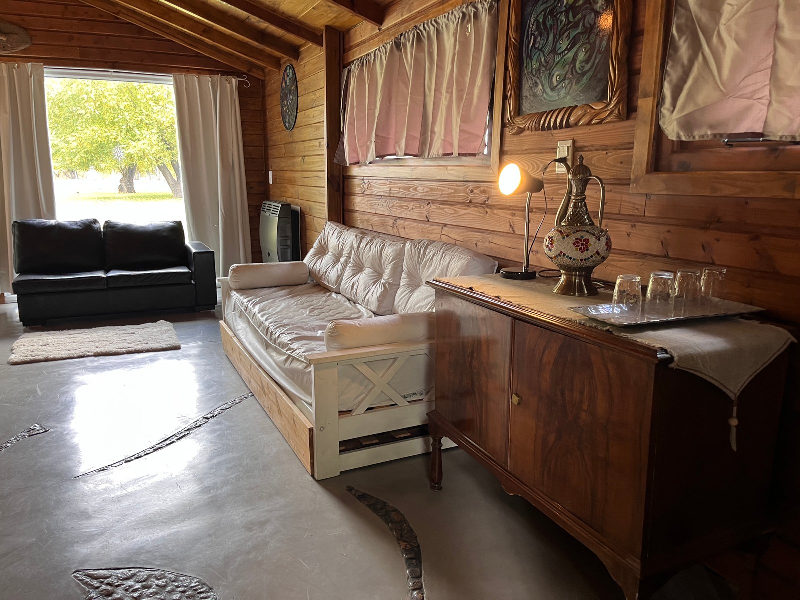 Dormis en Villa Llanquín – Con quincho equipado, parrilla, fogón, asador y disco